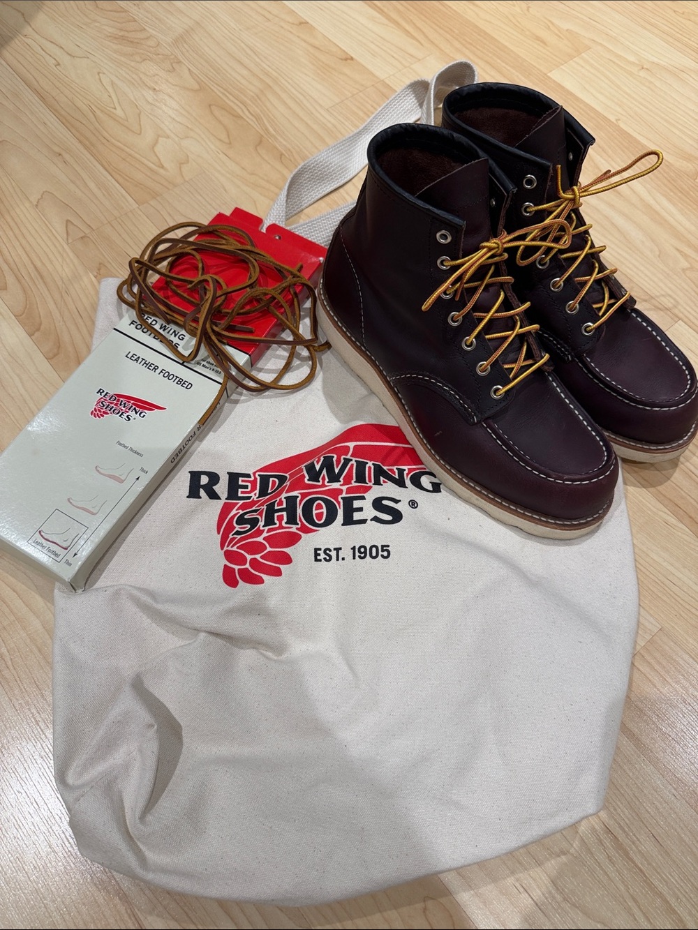 Red Wings 8847 Moc Toe 6 inch boots size 9E